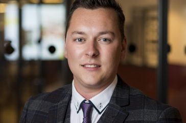 Daniel Smith Basset Gold