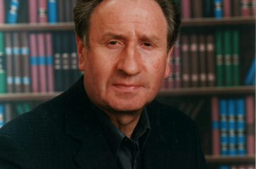 lord-lee-photo_bookcase