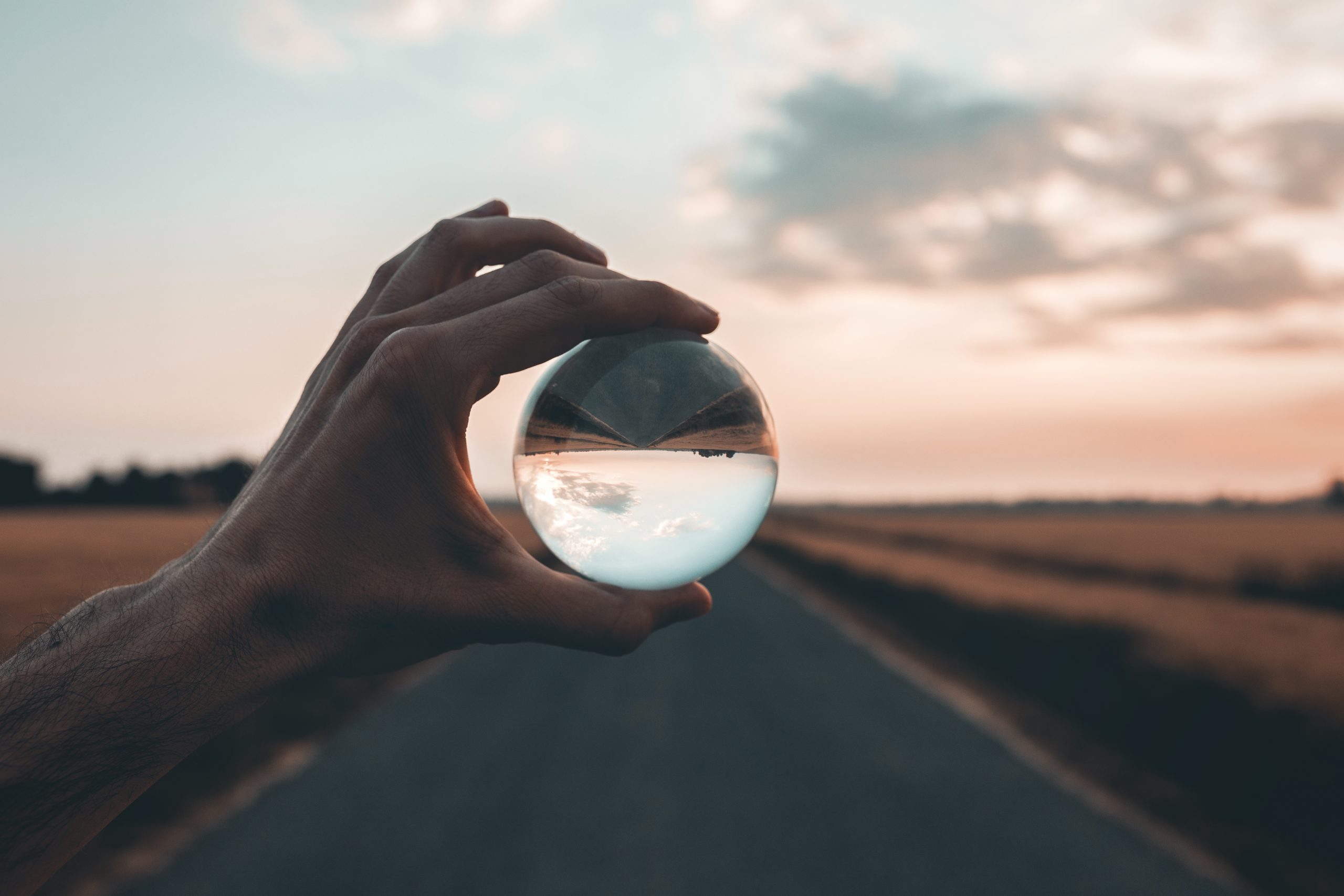 Focalizza l'obiettivo all'orizzonte.