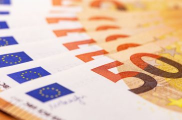 closeup macro fifty euros bankontes background