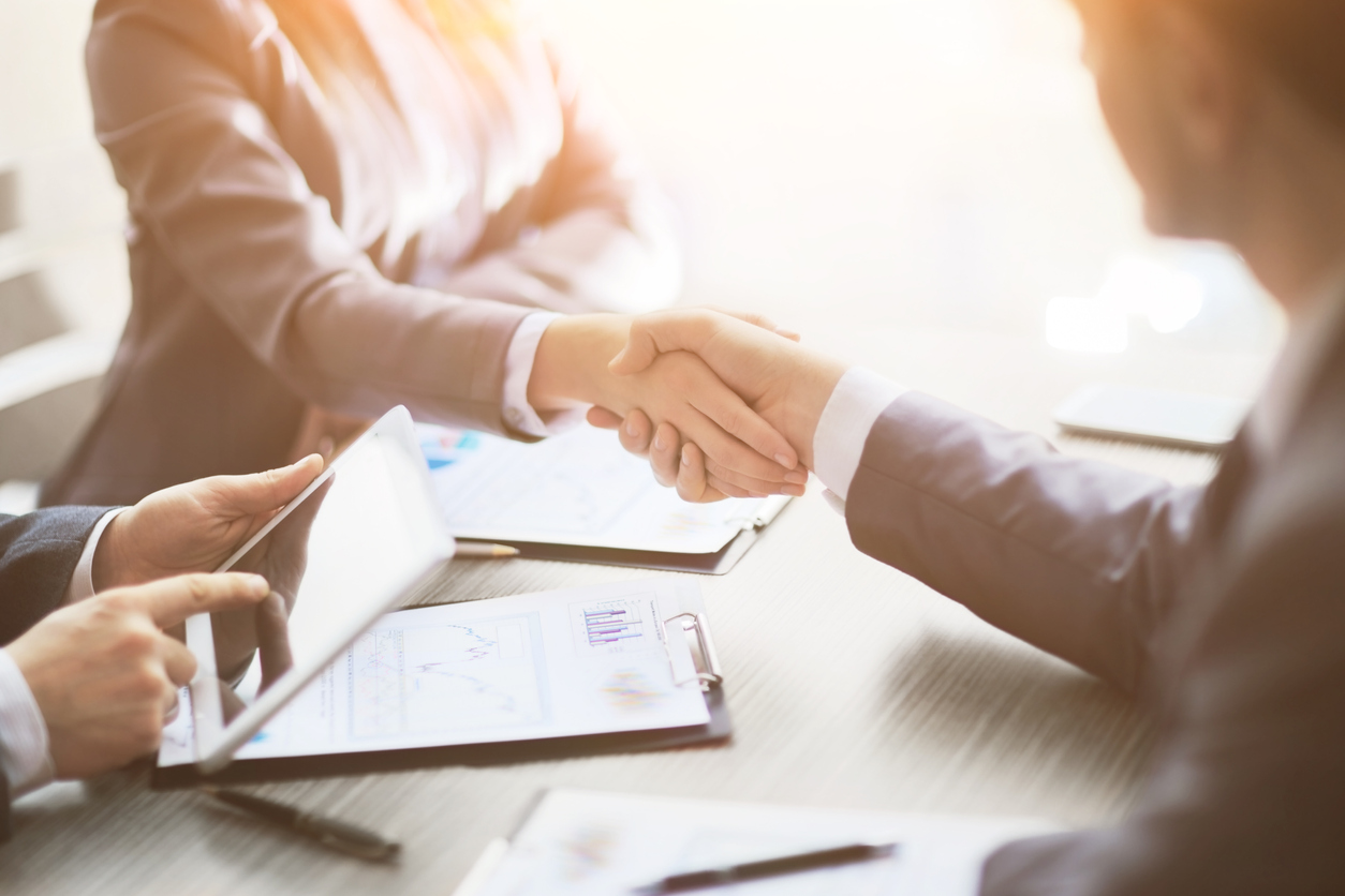 Auxmoney buys stake in Lender & Spender