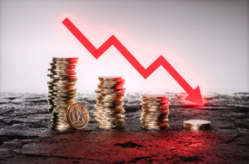 Varengold cuts profit guidance