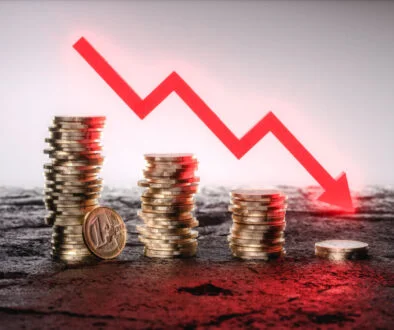 Varengold cuts profit guidance