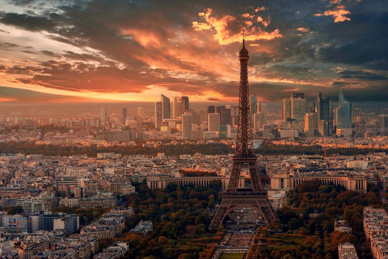 Linklaters in twin hire for Paris office