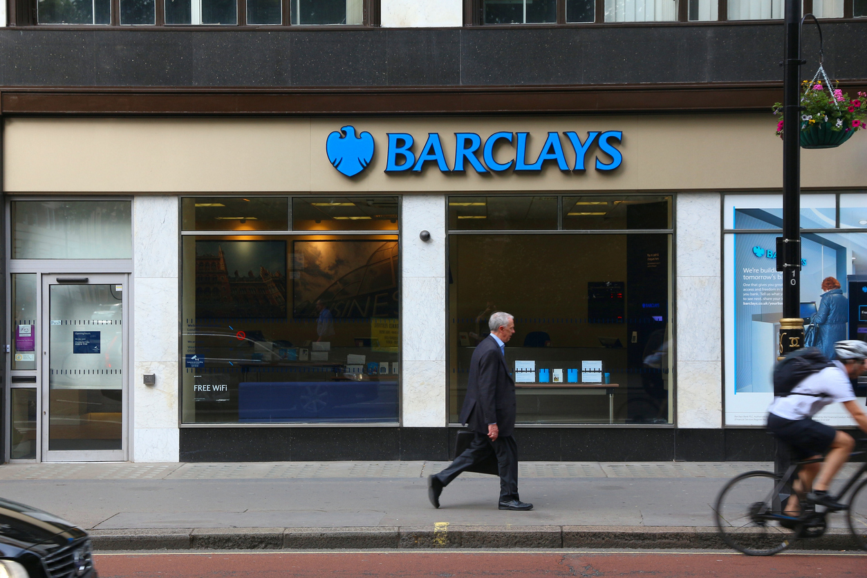 Barclays invests in venture debt fund