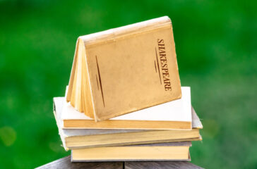 Credit markets face "tale of two cities"