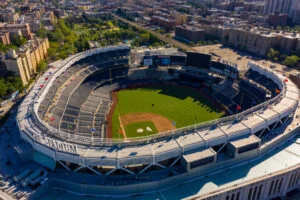 Apollo strikes $2.6bn Yankees financing deal